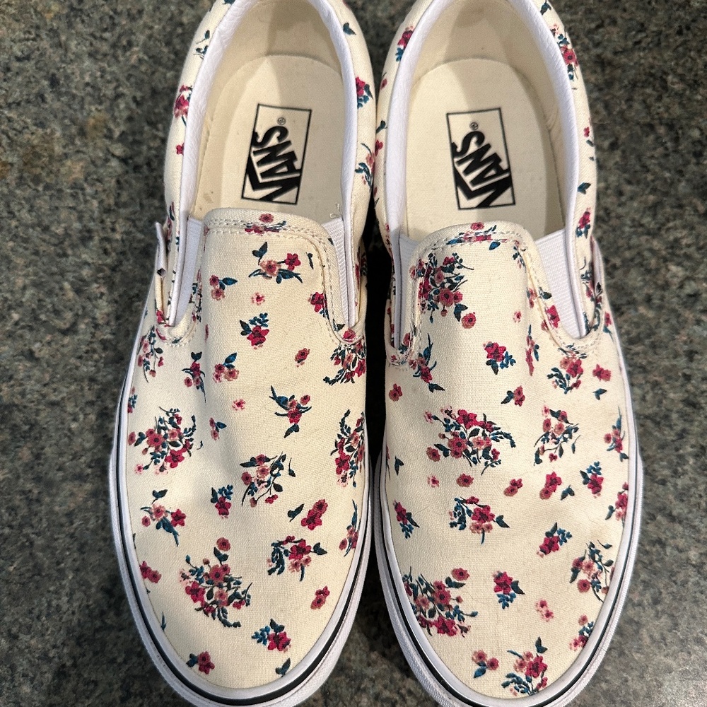 NWOT Vans Ditsy Floral Slip Ons